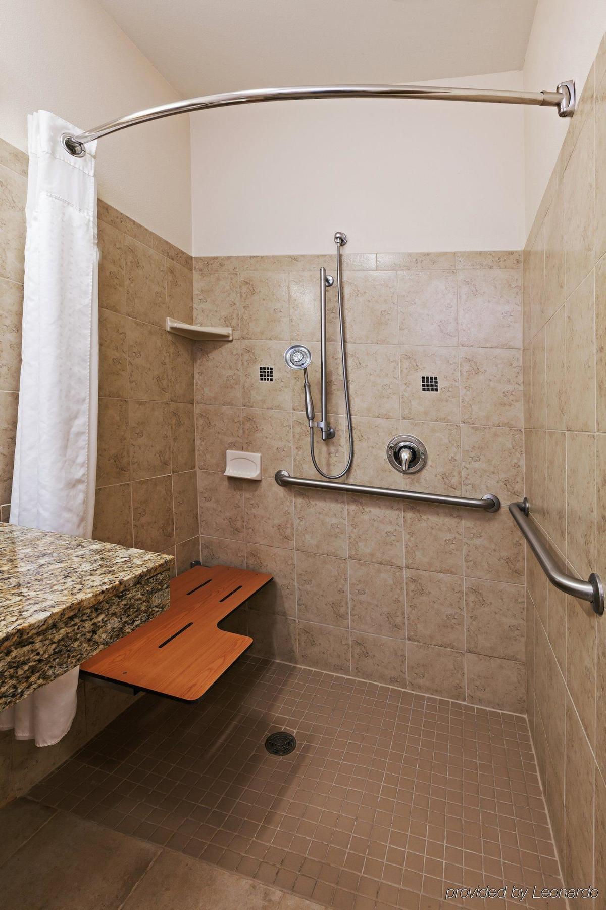 Holiday Inn Express & Suites Selma By Ihg Экстерьер фото