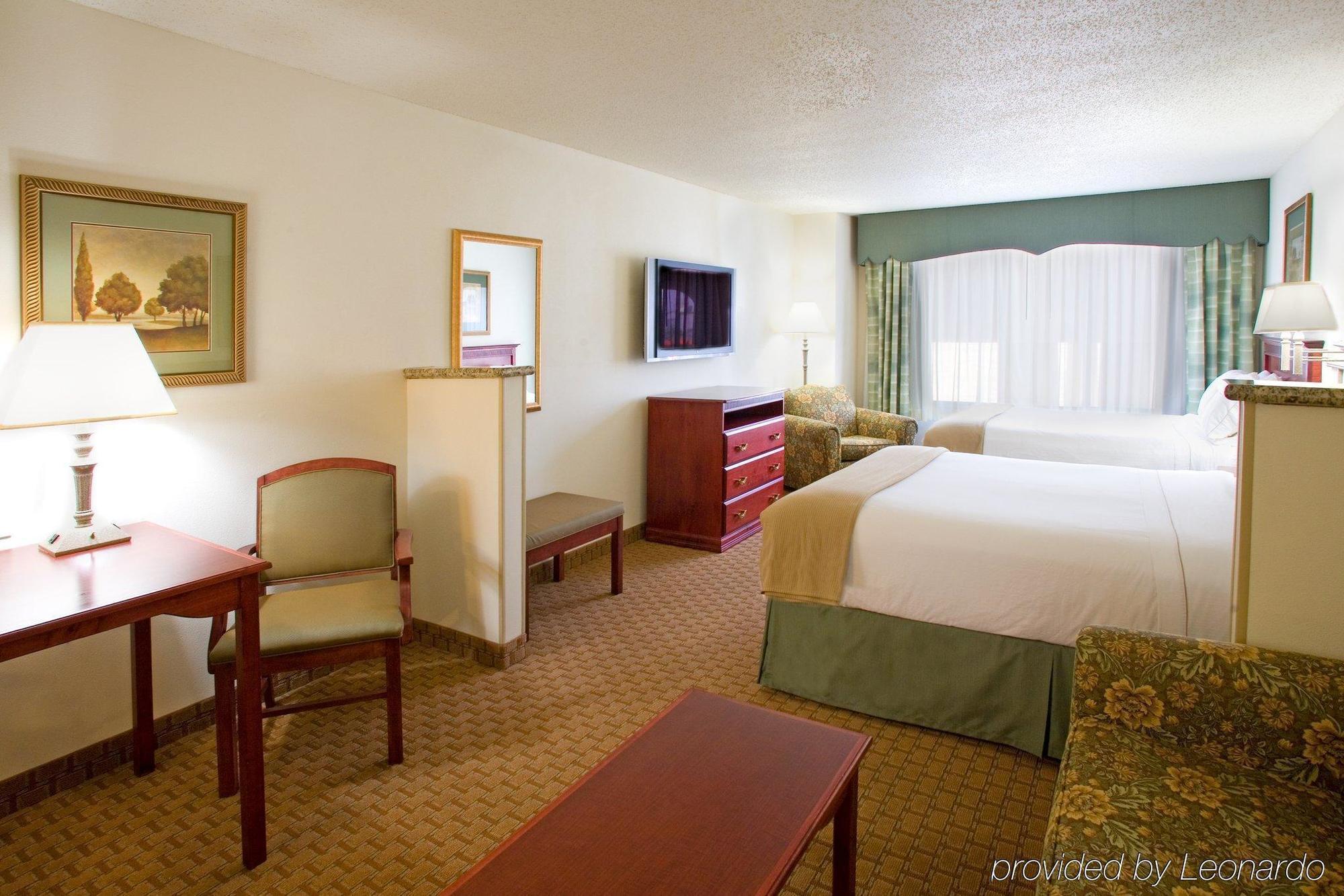 Holiday Inn Express & Suites Selma By Ihg Экстерьер фото
