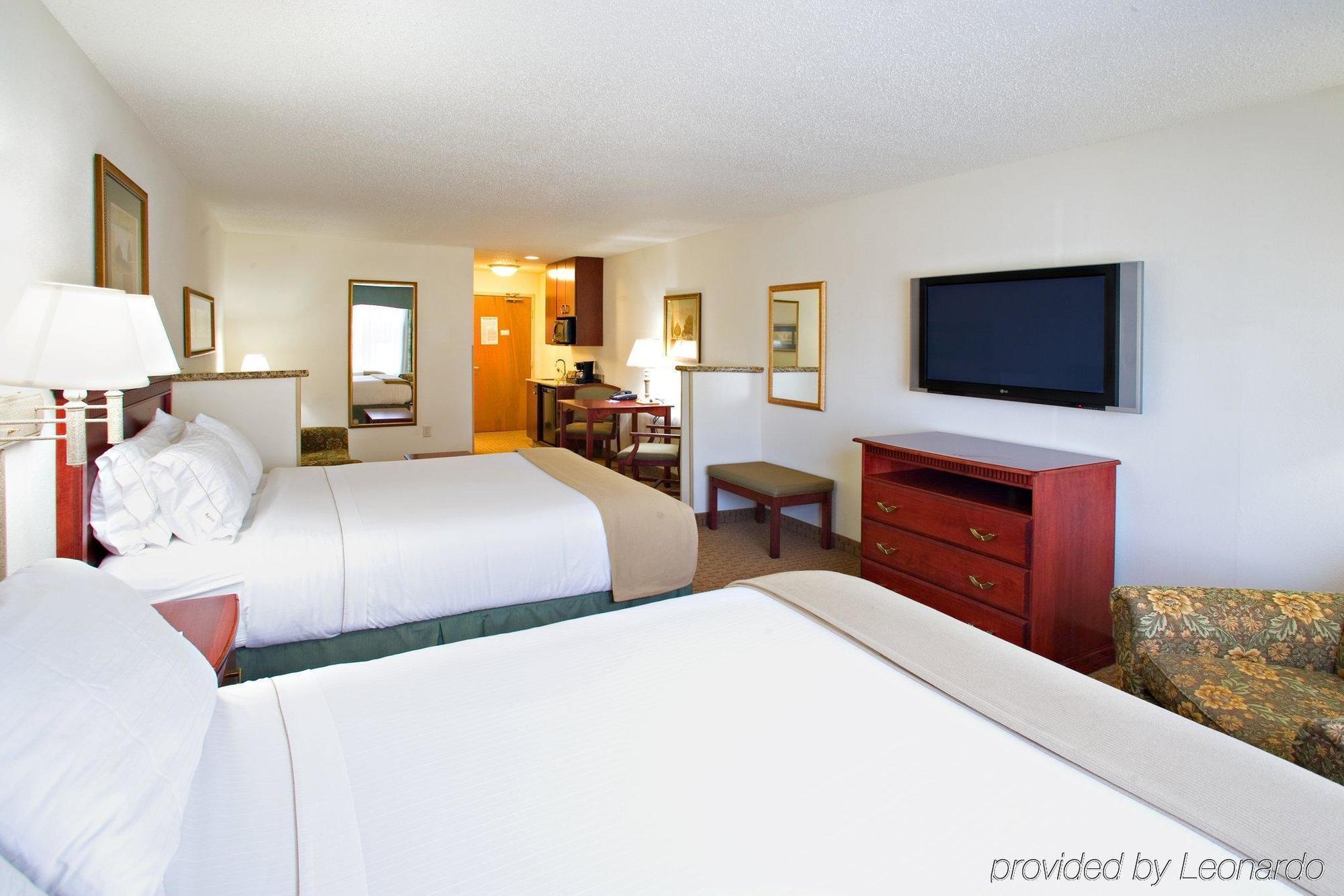 Holiday Inn Express & Suites Selma By Ihg Экстерьер фото