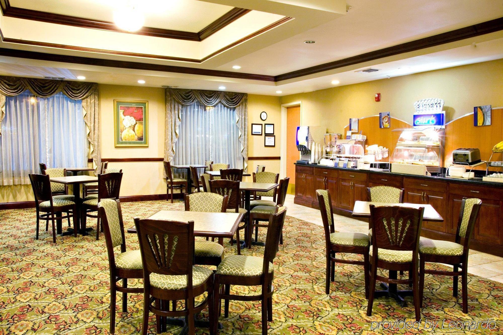 Holiday Inn Express & Suites Selma By Ihg Экстерьер фото