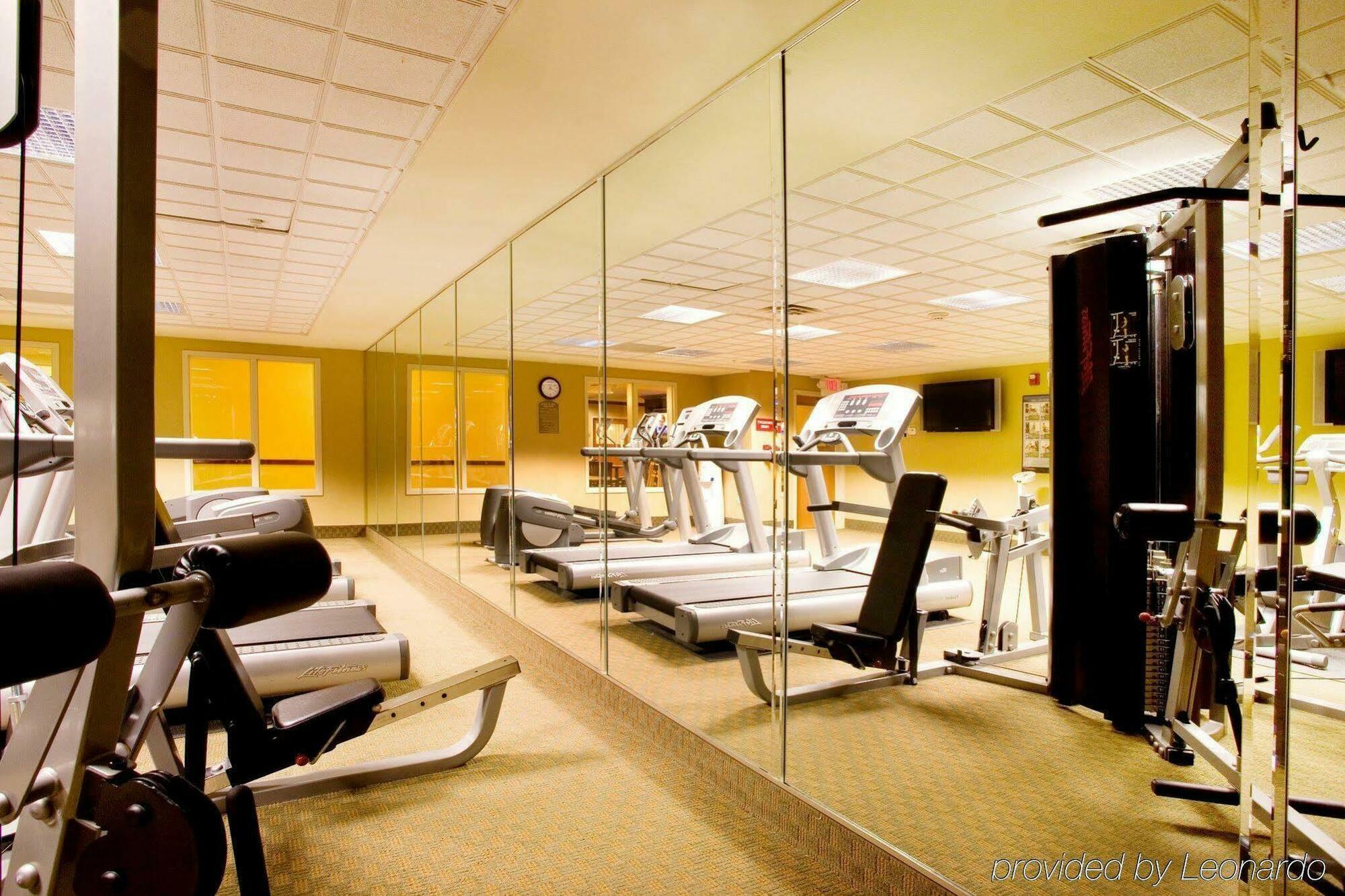 Holiday Inn Express & Suites Selma By Ihg Удобства фото